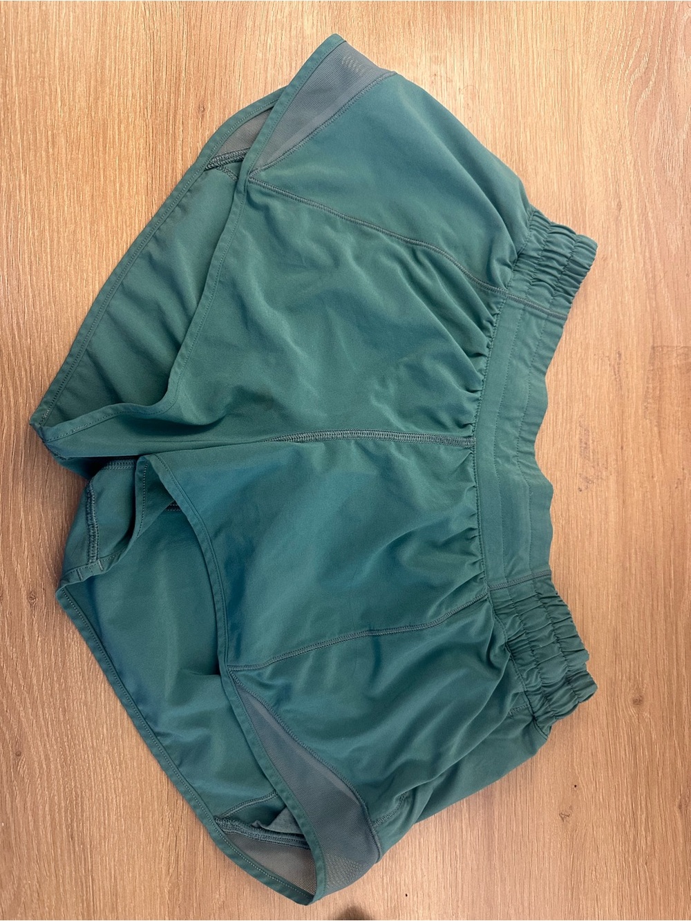 Lululemon Hotty Hot Short II 2.5” – Green/Teal – Size 8